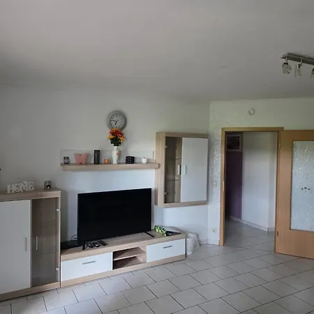 Hoilday With Large Garden Apartment Uhler