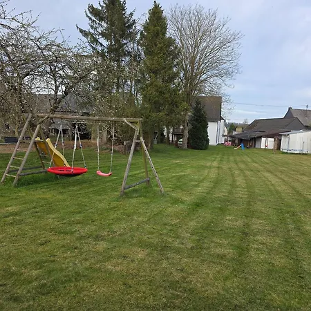 Hoilday With Large Garden Apartment