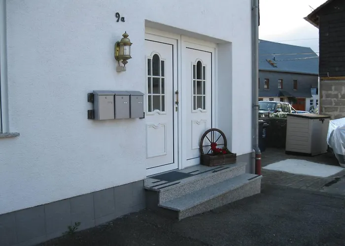 Hoilday With Large Garden Apartment