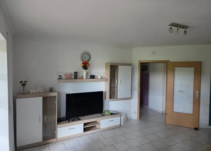 Hoilday With Large Garden Apartment Uhler